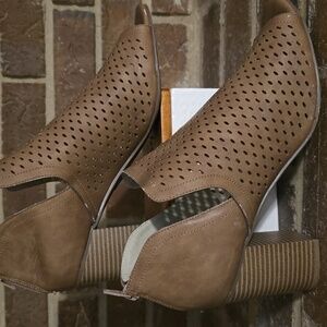 A.N.A Brown Twilight‎ Ankle Booties Brown Women's Size 11